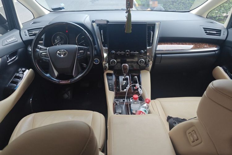 Used Toyota Alphard 2021 Dual-Engine 2.5L Luxury Edition Center Console