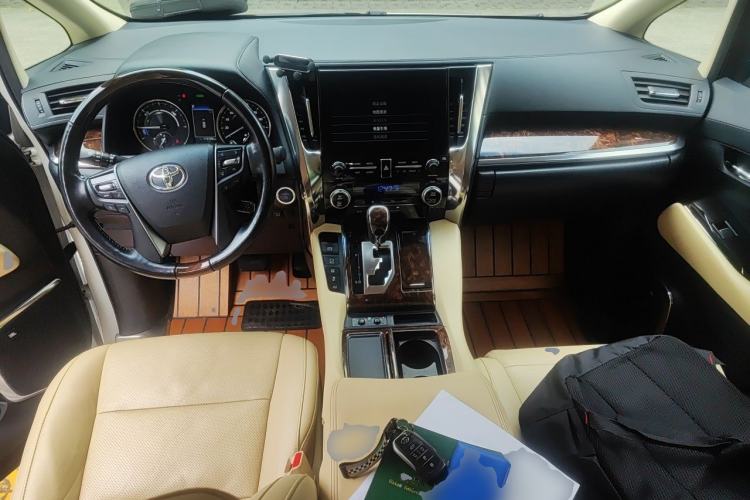Used Toyota Alphard 2021 Dual-Engine 2.5L Luxury Edition Center Console
