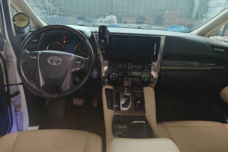Used Toyota Alphard 2021 Dual-Motor 2.5L Premium Edition Center Console