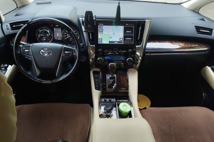 Used Toyota Alphard 2021 Dual-Engine 2.5L Luxury Edition Center Console