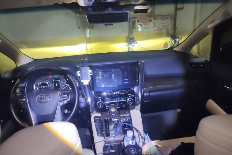 Used Toyota Alphard 2021 Dual-Motor 2.5L Premium Edition Center Console