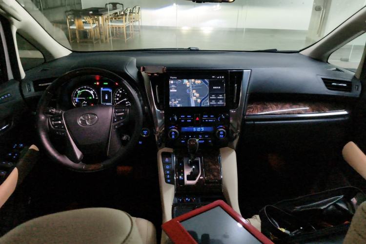 Used Toyota Alphard 2021 Dual-Engine 2.5L Luxury Edition Center Console