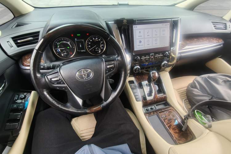 Used Toyota Alphard 2021 Dual-Engine 2.5L Luxury Edition Center Console
