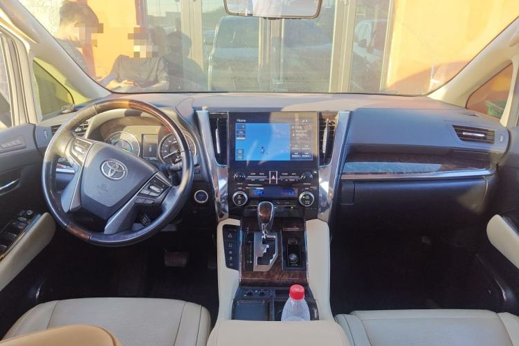 Used Toyota Alphard 2021 Dual-Engine 2.5L Luxury Edition Center Console