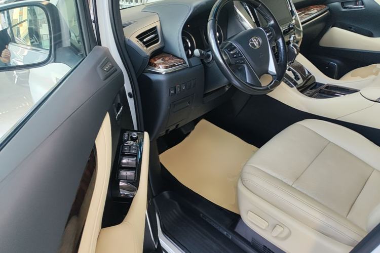 Used Toyota Alphard 2021 Dual-Engine 2.5L Luxury Edition Driver Seat