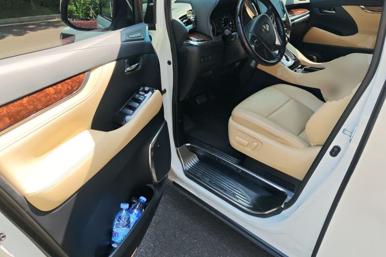 Used Toyota Alphard 2021 Dual-Engine 2.5L Luxury Edition Driver Seat