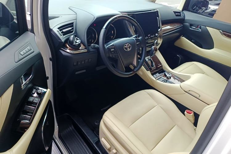Used Toyota Alphard 2021 Dual-Engine 2.5L Luxury Edition Driver Seat