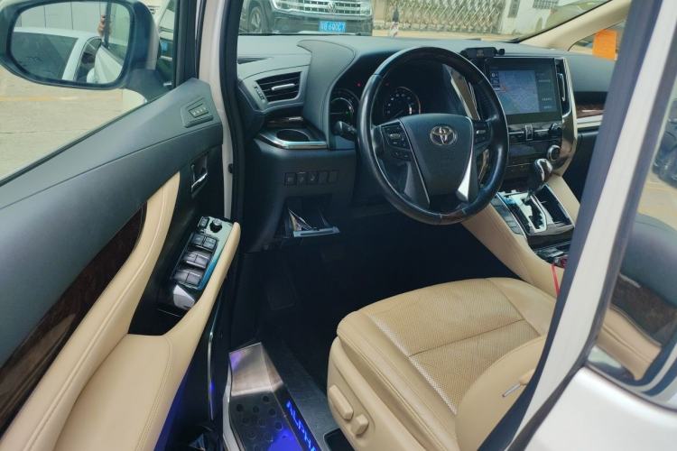 Used Toyota Alphard 2021 Dual-Engine 2.5L Luxury Edition Driver Seat