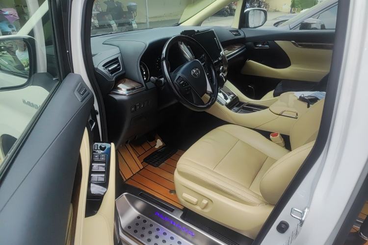 Used Toyota Alphard 2021 Dual-Engine 2.5L Luxury Edition Driver Seat