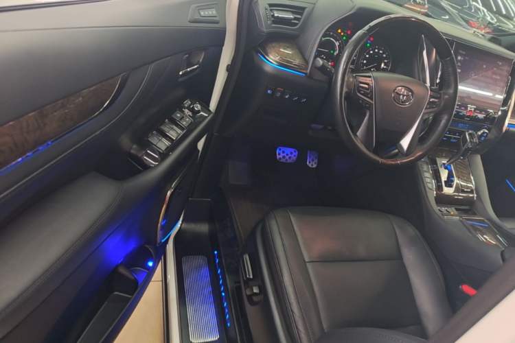 Used Toyota Alphard 2021 Dual-Motor 2.5L Premium Edition Driver Seat