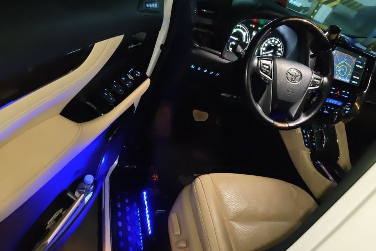 Used Toyota Alphard 2021 Dual-Motor 2.5L Premium Edition Driver Seat