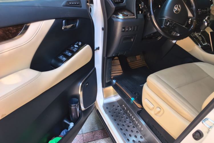 Used Toyota Alphard 2021 Dual-Engine 2.5L Luxury Edition Driver Seat