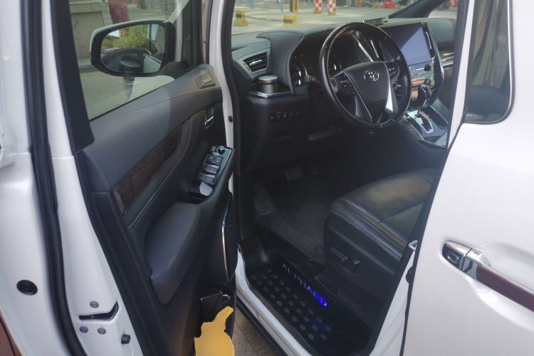 Used Toyota Alphard 2021 Dual-Motor 2.5L Premium Edition Driver Seat