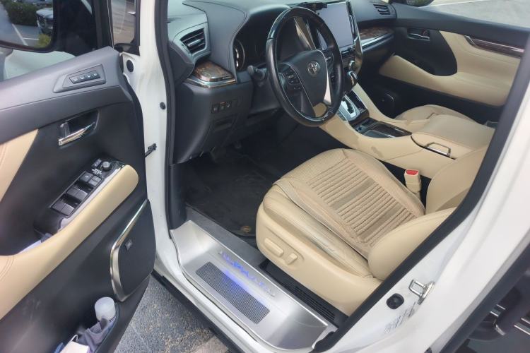 Used Toyota Alphard 2021 Dual-Engine 2.5L Luxury Edition Driver Seat