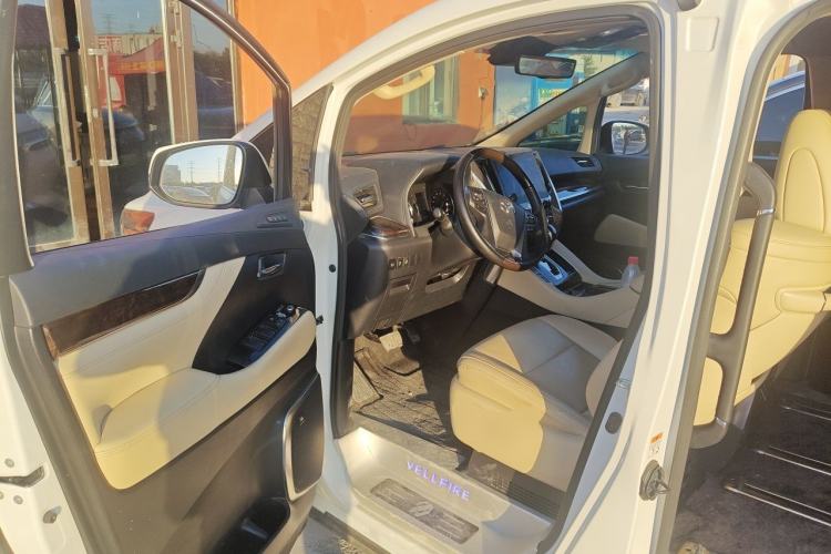 Used Toyota Alphard 2021 Dual-Engine 2.5L Luxury Edition Driver Seat
