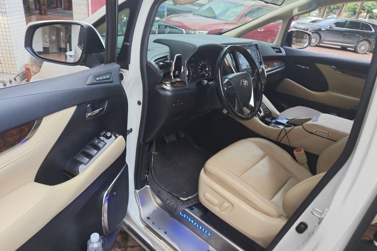 Used Toyota Alphard 2021 Dual-Engine 2.5L Luxury Edition Driver Seat