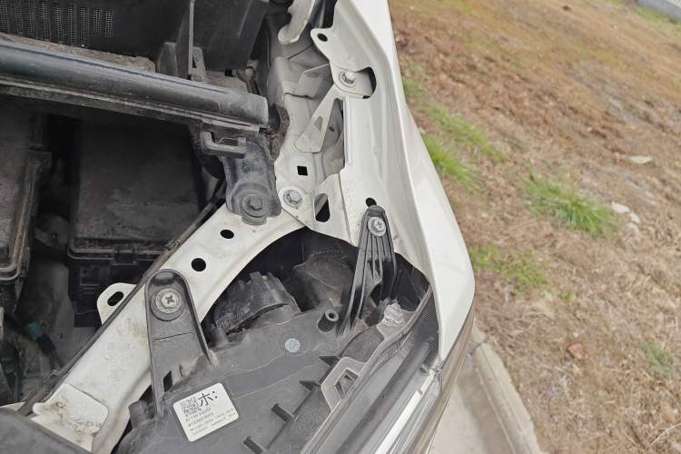 Used Toyota Alphard 2021 Dual-Engine 2.5L Prestige Edition Engine Bay Left