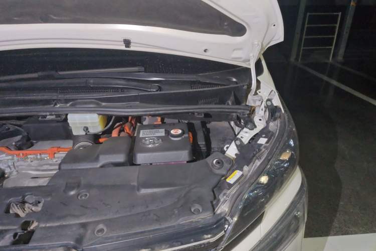 Used Toyota Alphard 2021 Dual-Engine 2.5L Luxury Edition Engine Bay Left