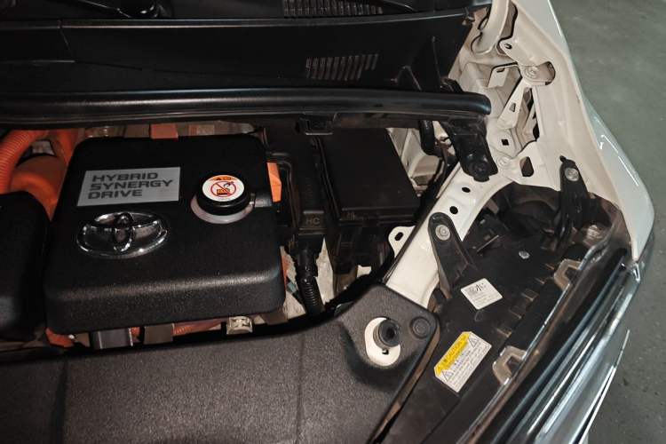 Used Toyota Alphard 2021 Dual-Engine 2.5L Prestige Edition Engine Bay Left