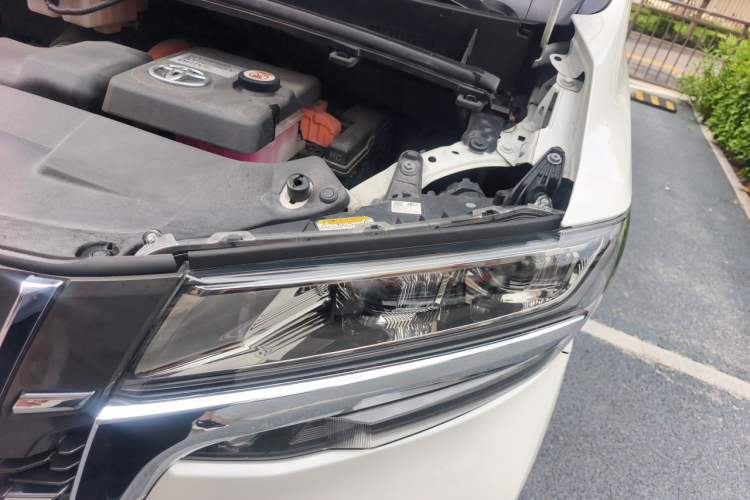Used Toyota Alphard 2021 Dual-Engine 2.5L Luxury Edition Engine Bay Left