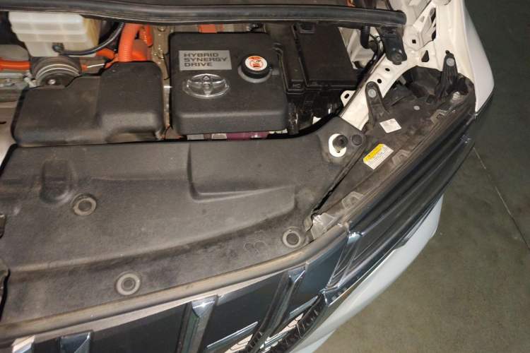 Used Toyota Alphard 2021 Dual-Engine 2.5L Luxury Edition Engine Bay Left