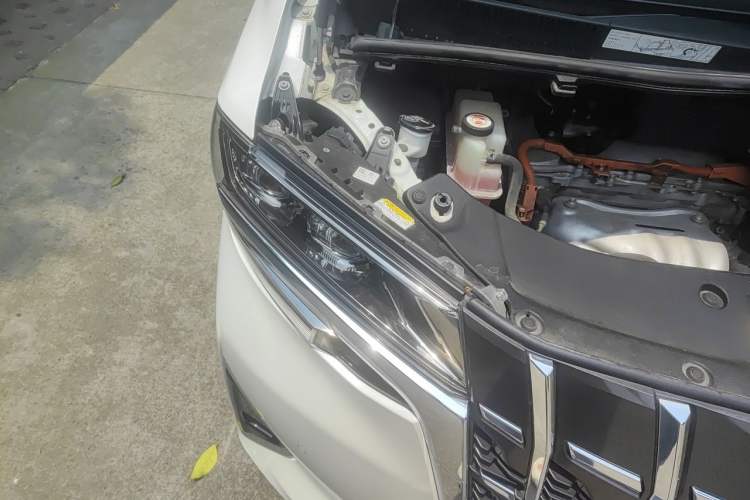 Used Toyota Alphard 2021 Dual-Engine 2.5L Luxury Edition Engine Bay Right