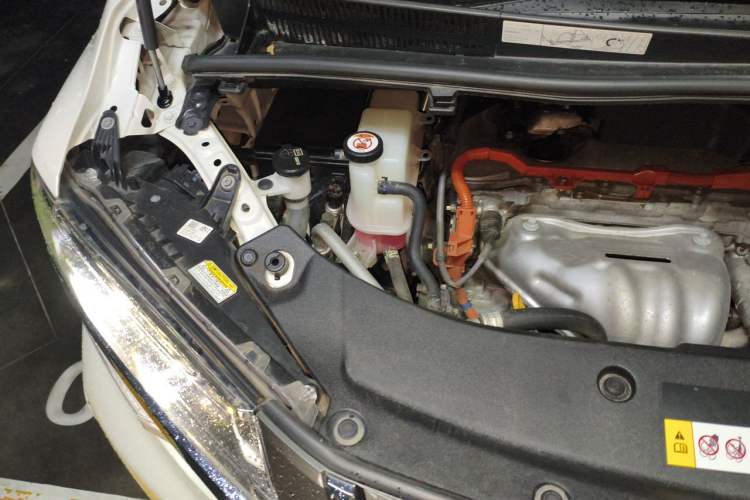 Used Toyota Alphard 2021 Dual-Engine 2.5L Luxury Edition Engine Bay Right