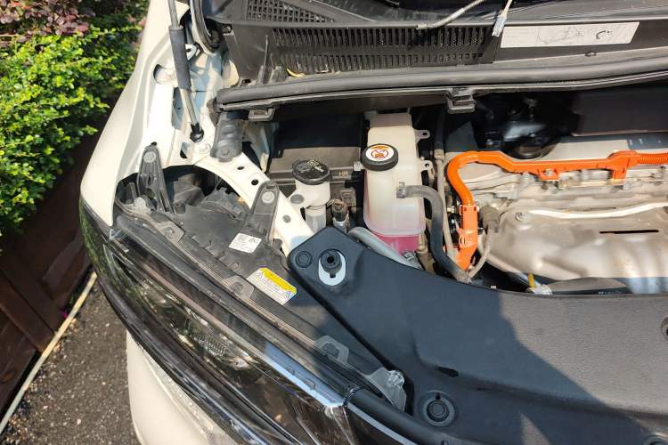 Used Toyota Alphard 2021 Dual-Engine 2.5L Prestige Edition Engine Bay Right