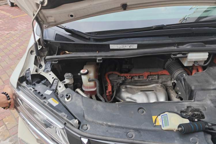 Used Toyota Alphard 2021 Dual-Engine 2.5L Luxury Edition Engine Bay Right