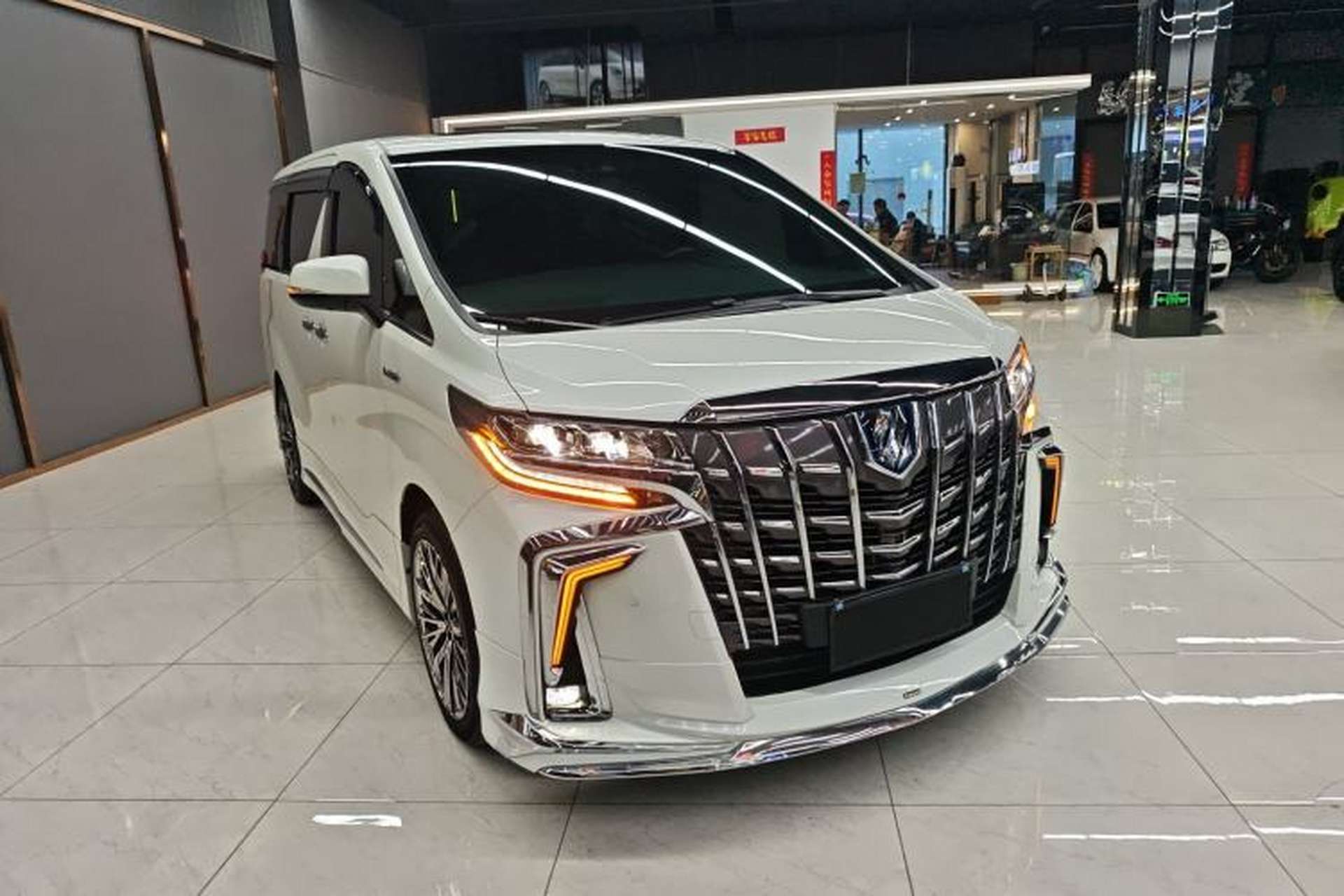 Used Toyota Alphard 2021 Dual-Engine 2.5L Prestige Edition Exterior 2
