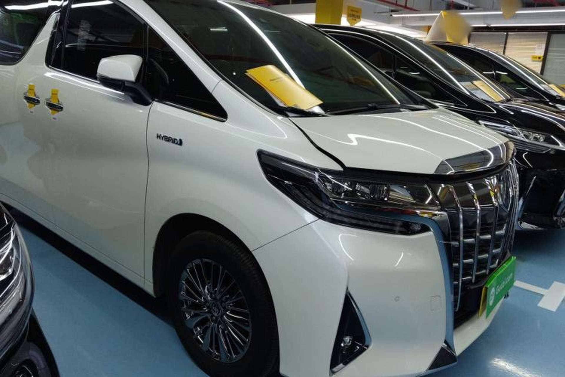 Used Toyota Alphard 2021 Dual-Engine 2.5L Prestige Edition Exterior 2