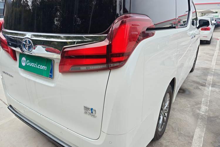 Used Toyota Alphard 2021 Dual-Engine 2.5L Luxury Edition Exterior 3
