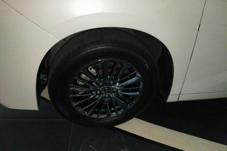 Used Toyota Alphard 2021 Dual-Engine 2.5L Luxury Edition Exterior 4