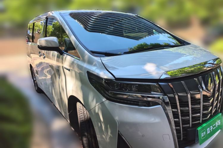 Used Toyota Alphard 2021 Dual-Engine 2.5L Luxury Edition Front Right 45 Deg