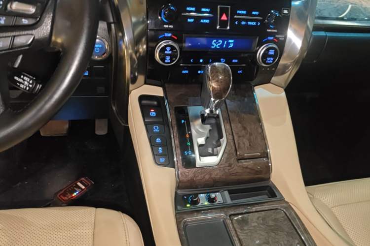 Used Toyota Alphard 2021 Dual-Motor 2.5L Premium Edition Gear Lever