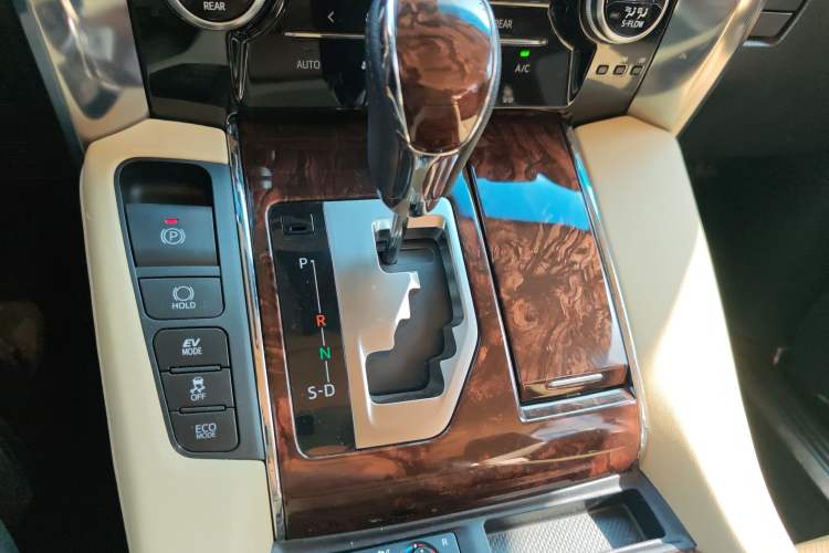 Used Toyota Alphard 2021 Dual-Engine 2.5L Luxury Edition Gear Lever
