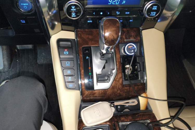 Used Toyota Alphard 2021 Dual-Engine 2.5L Luxury Edition Gear Lever
