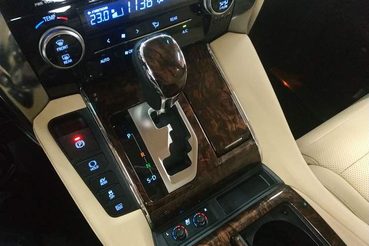 Used Toyota Alphard 2021 Dual-Engine 2.5L Luxury Edition Gear Lever