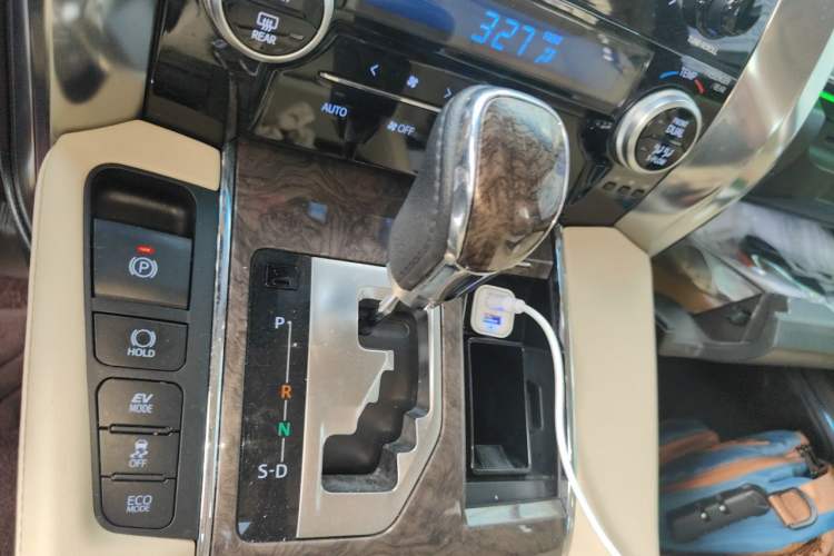 Used Toyota Alphard 2021 Dual-Motor 2.5L Premium Edition Gear Lever