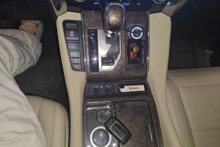 Used Toyota Alphard 2021 Dual-Motor 2.5L Premium Edition Gear Lever