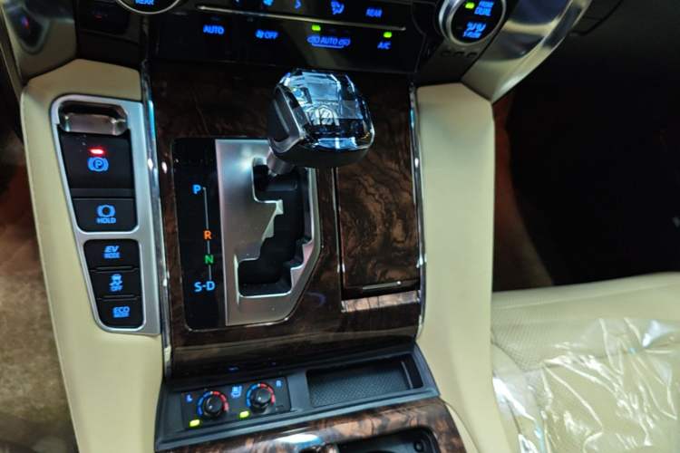 Used Toyota Alphard 2021 Dual-Engine 2.5L Luxury Edition Gear Lever