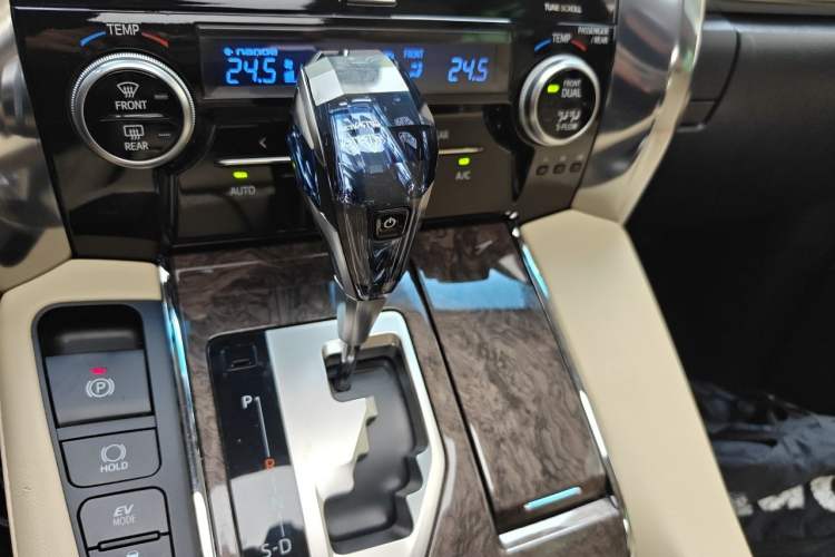 Used Toyota Alphard 2021 Dual-Motor 2.5L Premium Edition Gear Lever