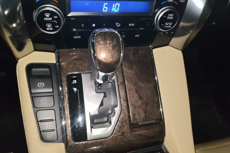 Used Toyota Alphard 2021 Dual-Motor 2.5L Premium Edition Gear Lever