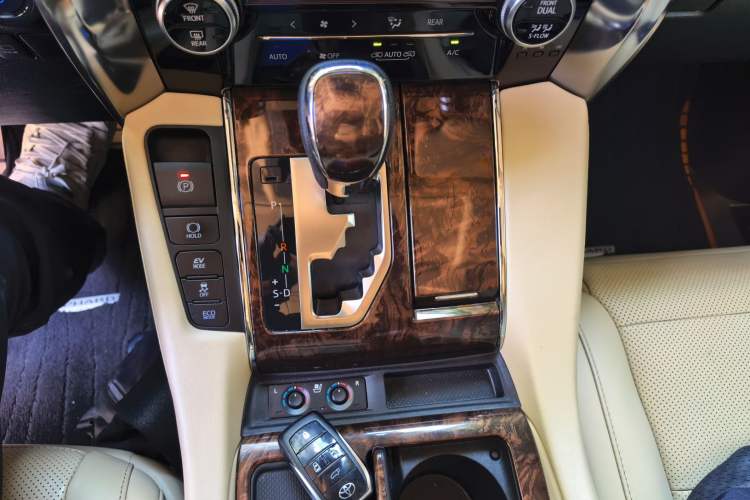 Used Toyota Alphard 2021 Dual-Engine 2.5L Luxury Edition Gear Lever