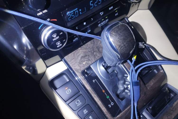 Used Toyota Alphard 2021 Dual-Motor 2.5L Premium Edition Gear Lever