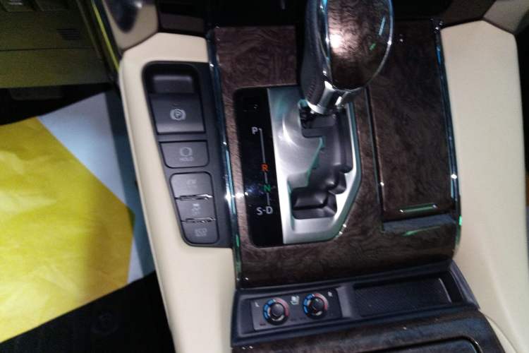 Used Toyota Alphard 2021 Dual-Engine 2.5L Prestige Edition Gear Lever
