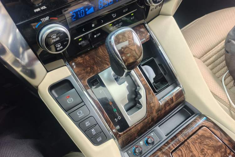 Used Toyota Alphard 2021 Dual-Engine 2.5L Luxury Edition Gear Lever