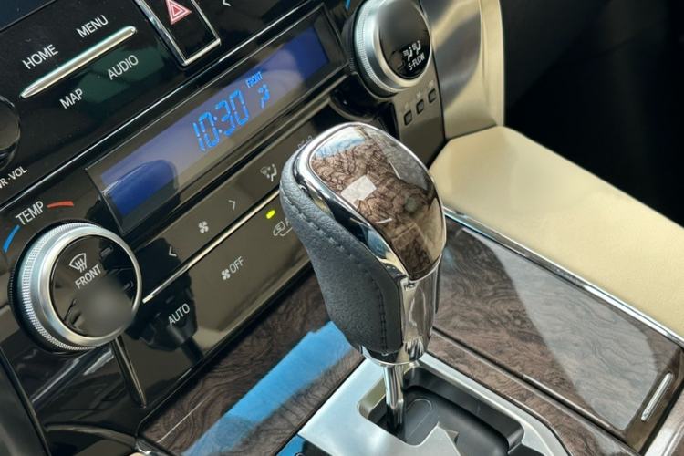 Used Toyota Alphard 2021 Dual-Motor 2.5L Premium Edition Gear Lever