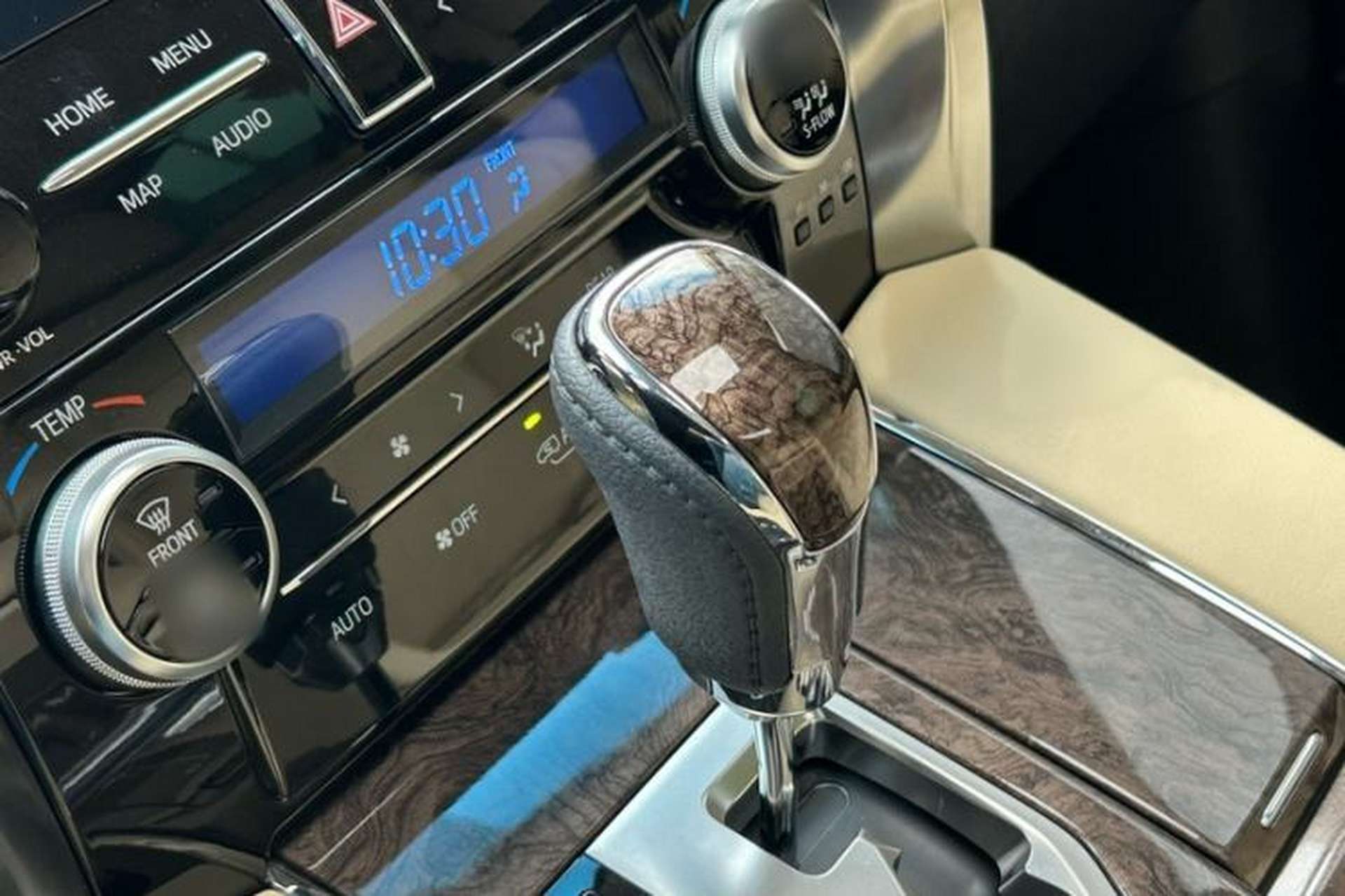 Used Toyota Alphard 2021 Dual-Motor 2.5L Premium Edition Gear Lever