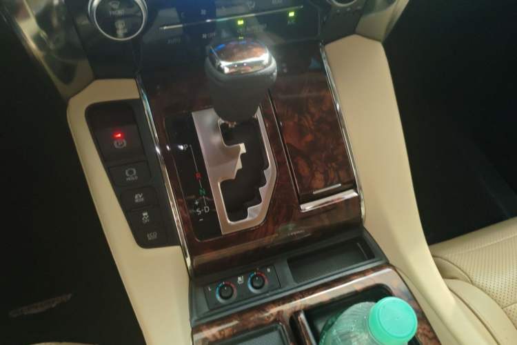 Used Toyota Alphard 2021 Dual-Engine 2.5L Luxury Edition Gear Lever